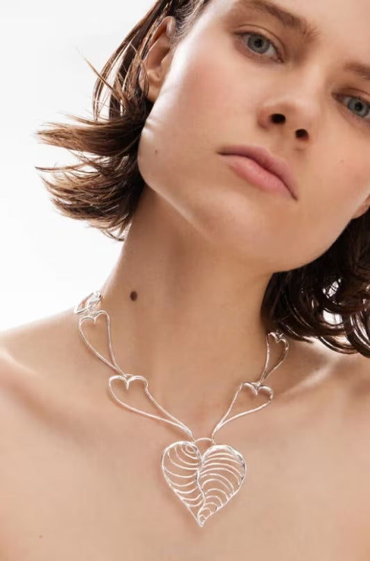 Desigual tiene las joyas perfectas para conseguir un look romántico y demostrar amor esta Navidad