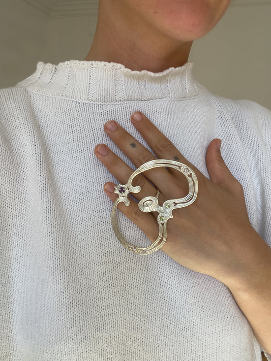 Hands Up Ring (rose quartz)